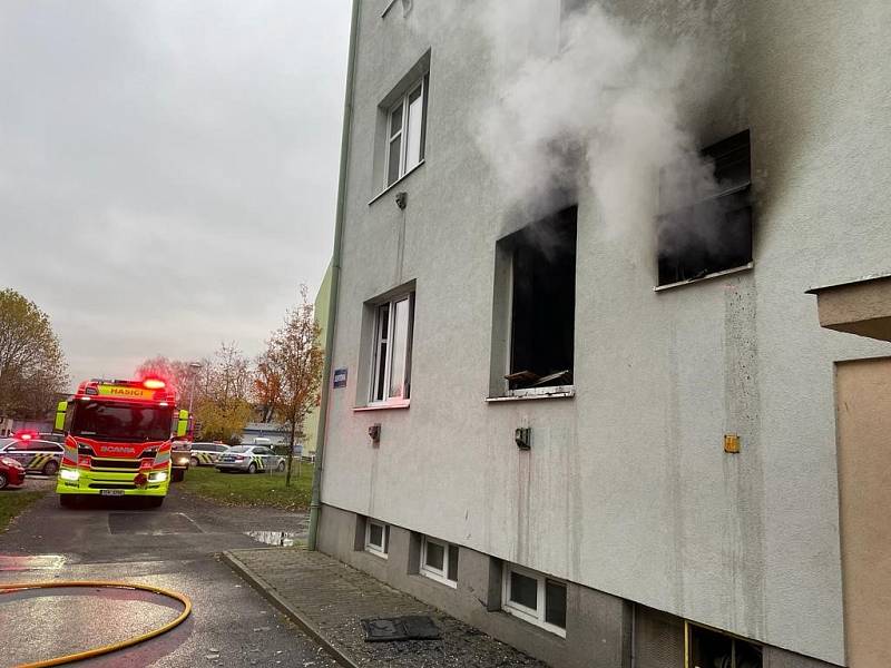Požár bytu, zásah hasičů, Ostrava-Vítkovice, 17. listopadu 2022.