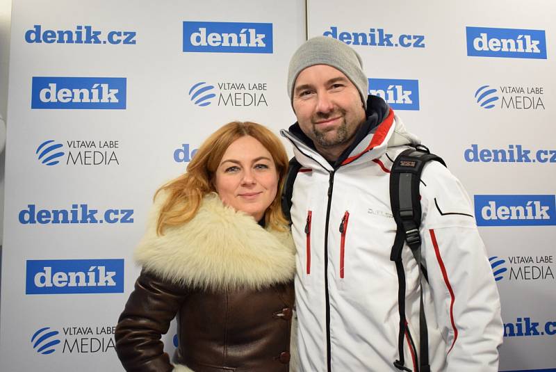 Pavlína Wolfová a Aleš Valenta na stánku Deníku v areálu Olympijského festivalu v Ostravě.