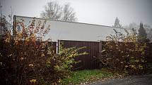 Krematorium Ostrava nestíhá zpopelňovat zemřelé. Už v listopadu muselo vybudovat venkovní box pro mrtvé.