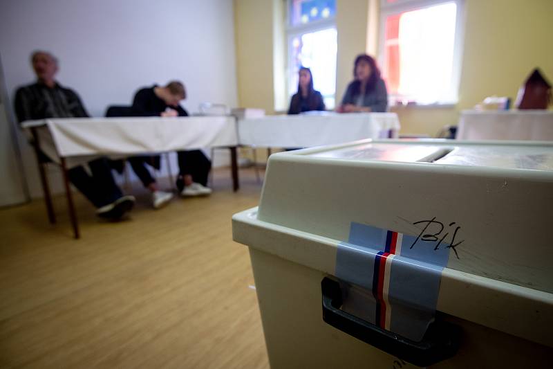 Volby do Evropského parlamentu, volební okrsek 19003, 24. května 2019 v Ostravě.