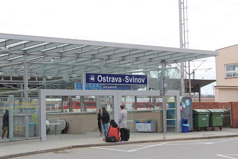 Vlakové nádraží v Ostravě-Svinově. Archivní snímek Deníku