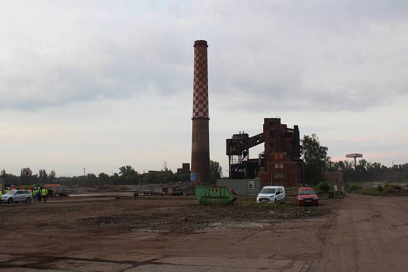 Odstřel komínu Strakáč v areálu Vítkovic v Ostravě, sobota 3. srpna 2019.