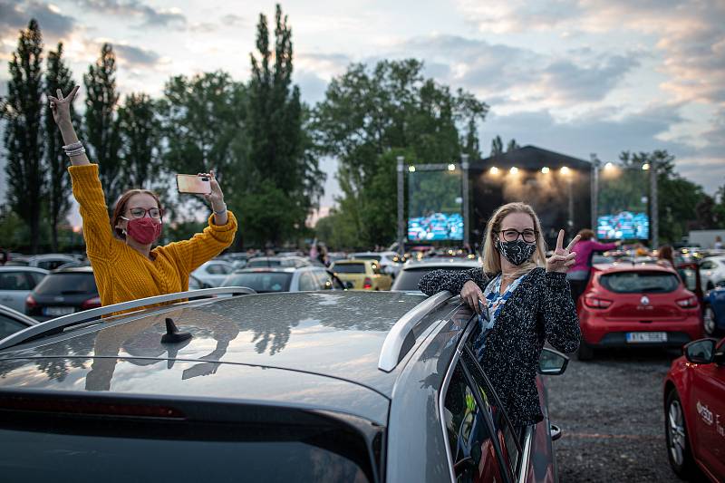 Kapela Mirai uspořádala první největší živý autokoncert v České Republice který se uskutečnil v Dolní Oblasti Vítkovic, 15. května 2020 v Ostravě. Organizátoři uvedli že celková kapacita 500 aut byla vyprodána.