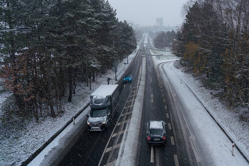 Dopravní situace v Ostravě-Porubě a okolí v neděli dopoledne, 11. prosince 2022.