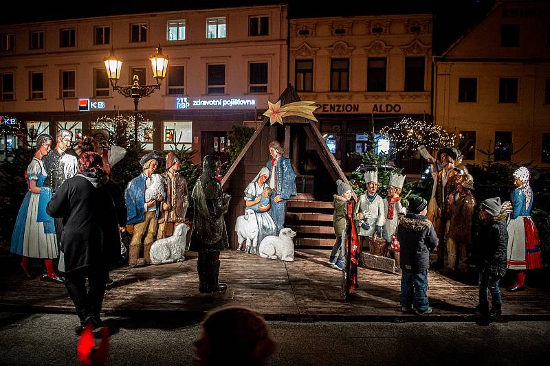 Vánoční strom v Karviné na Masarykově náměstí.