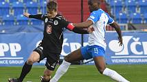 Fotbalisté Baníku Ostrava (v bílém) proti Hradci Králové.