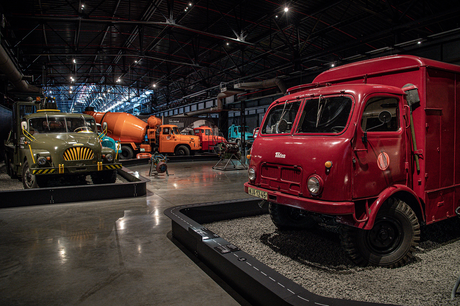 VIDEO: Unikáty, historie a velká auta. Takto vypadá nové muzeum v  Kopřivnici - Novojičínský deník