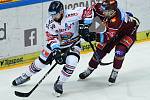 Utkání předkola play off hokejové extraligy - 4. zápas: HC Sparta Praha - HC Vítkovice Ridera, 15. března 2019 v Praze. Na snímku (zleva) Jakub Lev, Andrej Kudrna