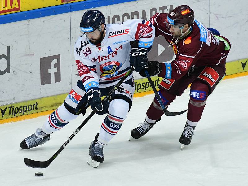 Utkání předkola play off hokejové extraligy - 4. zápas: HC Sparta Praha - HC Vítkovice Ridera, 15. března 2019 v Praze. Na snímku (zleva) Jakub Lev, Andrej Kudrna