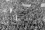 Dne 27. listopadu 1989 se také v Ostravě konala generální stávka. Na dnešním Masarykově náměstí se sešlo víc lidí než při vzniku Československa v roce 1918.