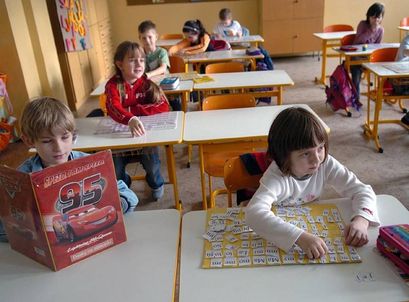 V Základní škole Bohumínská na Slezské Ostravě se děti v úterý normálně učily