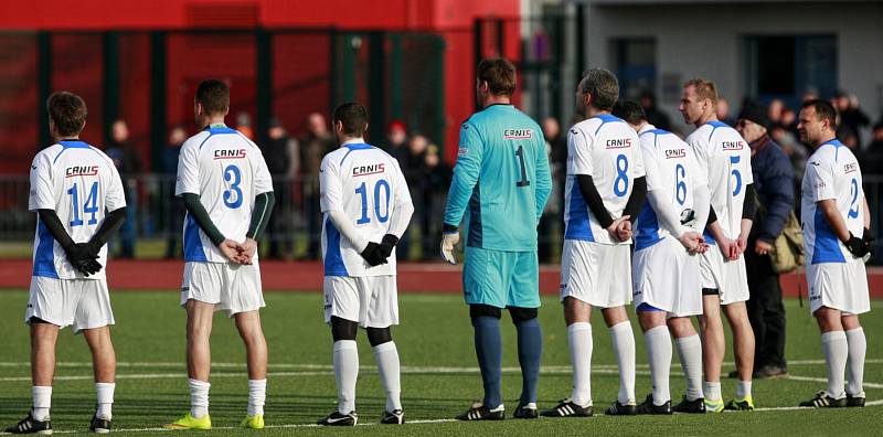 Dvanácté pokračování mělo v neděli 27. prosince tradiční silvestrovské derby staré gardy Baníku a Vítkovic na umělé trávě ve Vítkovicích. 