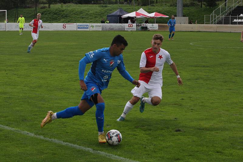 MOL Cup, 2. kolo, SK HS Kroměříž (červenobílé dresy) - FC Baník Ostrava, 21. září 2022.