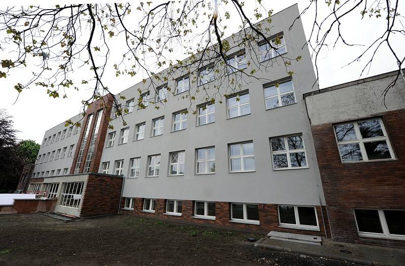 V dnešní ulici Odboje v Ostravě nedaleko městské nemocnice na Fifejdách stojí dům, který býval v době protektorátu služebnou gestapa. 