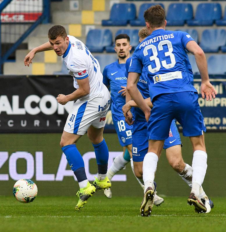 Fotbalisté Baníku Ostrava (v bílém) uhráli v sobotním utkání 25. kola FORTUNA:LIGY cennou bezbrankovou remízu v Liberci.