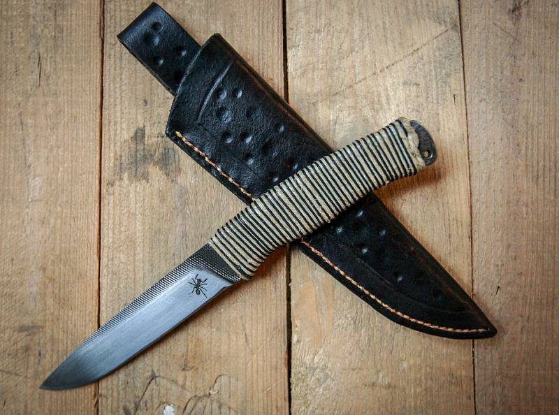 Nožíř, výrobce hlavolamů i vyznavač šrot artu Vašek Skopek vyrobil svůj první nůž v sedmi letech. Dnes je autorem zajímavých výtvorů. 
