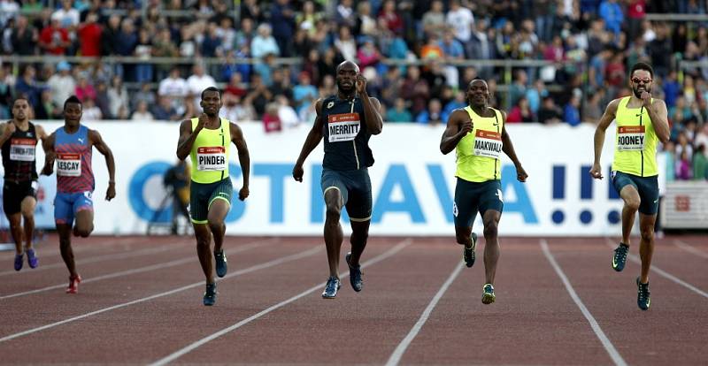 Zlatá tretra Ostrava 2014. Lashawn Merritt, uprostřed.