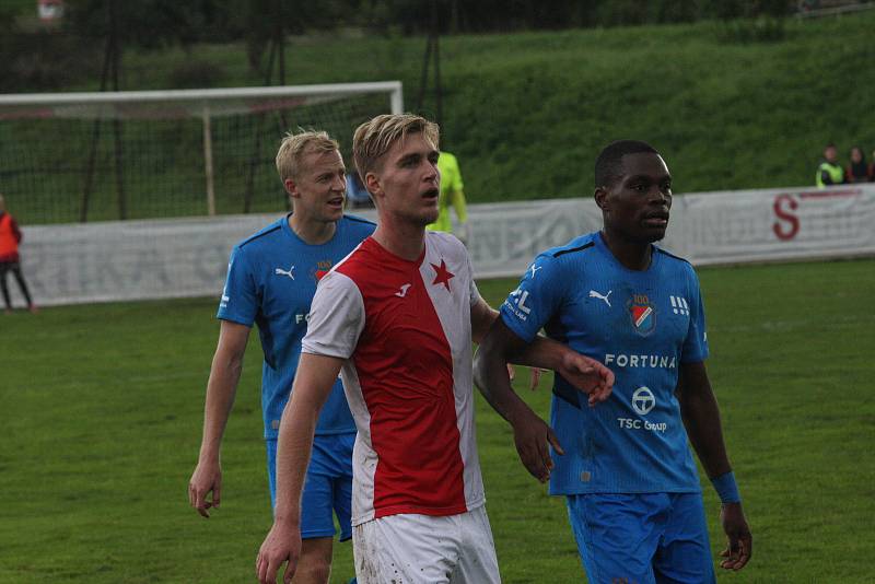 MOL Cup, 2. kolo, SK HS Kroměříž (červenobílé dresy) - FC Baník Ostrava, 21. září 2022.