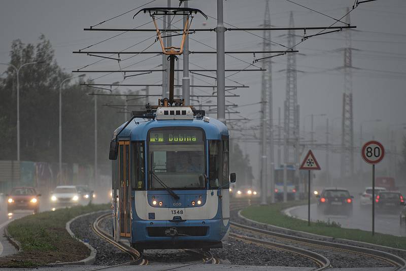 Nově zrekonstruovaná trať kde můžou tramvaje jezdit až 80km/h, 1. září 2020 v Ostravě.