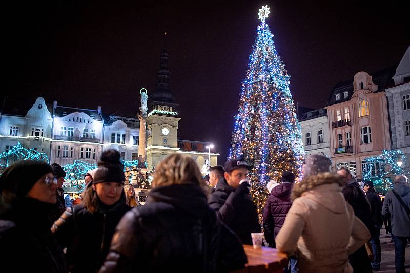 Vánoční trhy na Masarykově náměstí v Ostravě.