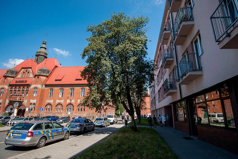 V této ubytovně byl při likvidaci požáru nalezen mrtvý muž.