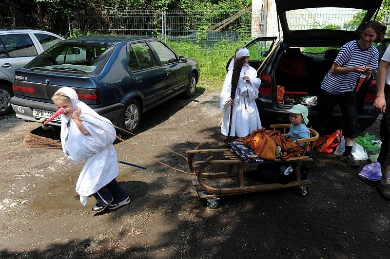 Potkat lyžaře v červnu? V Ostravě-Petřkovicích nic zvláštního.