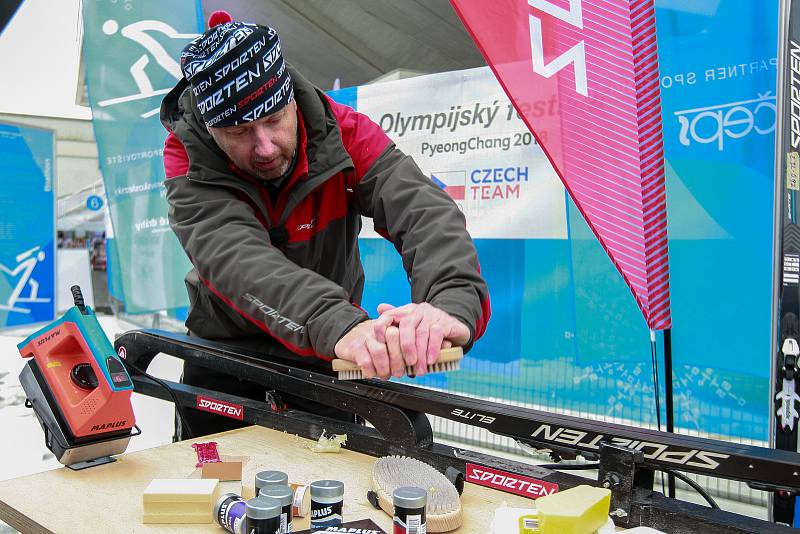 Olympijský festival v Ostravě: Workshop na téma Správná péče o běžecké lyže - mazání - voskování - příprava, který vedli Vít Fousek (na snímku) a Martin Petrásek.