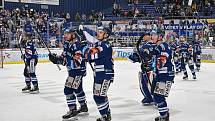 Čtvrtfinále play off hokejové extraligy - 4. zápas: HC Vítkovice Ridera - HC Oceláři Třinec, 24. března 2022 v Ostravě. Smutek Vítkovic po konci zápasu.