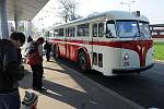 Sobotní projižďky historickým trolejbusem na trase Ostrava hl. nádraží, ZOO , Michalkovice využilo nebyvalé množství zajemců o toto nevšední svezení.