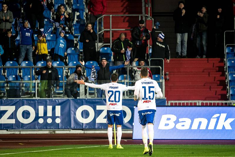 Utkání 16. kola fotbalové Fortuna ligy: FC Baník Ostrava - MFK Karviná, 8. listopadu 2019 v Ostravě. Na snímku zleva Jakub Pokorný, Patrizio Stronati.