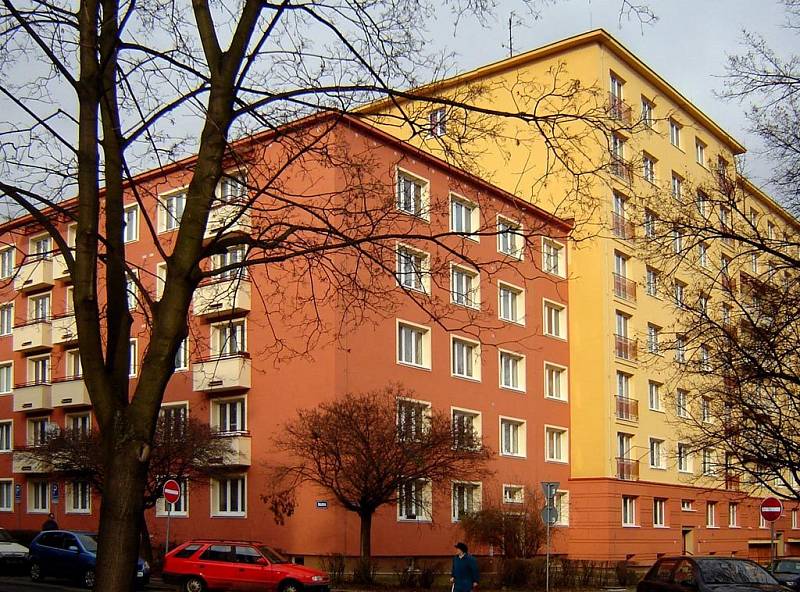 V kategorii bytových domů porotci dali nejvíce hlasů    soubor bytových domů na Nálepkově náměstí v Ostravě-Porubě
