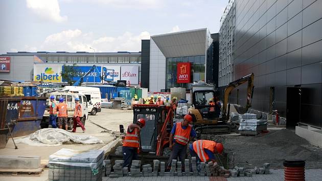 Rekonstrukce Avion Shopping Park: Zara konečně v Ostravě! - Moravskoslezský  deník