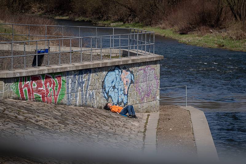 Cyklostezka okolo Ostravice, duben 2021 ve Vratimově.