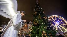 Rozsvícení vánočního stromu na Masarykově náměstí, listopad 2022, Ostrava.