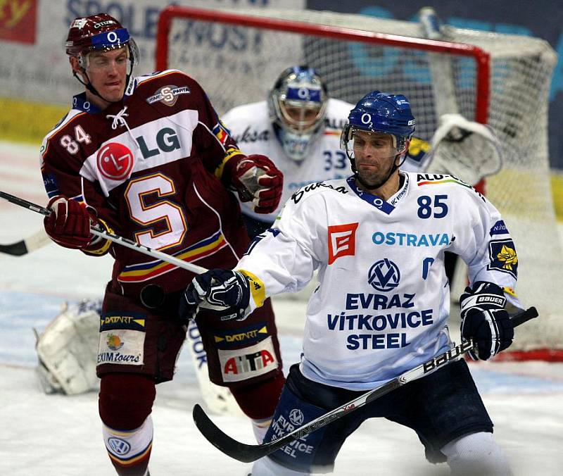 Hokejisté Sparty ve středu oplatili Vítkovicím den starou porážku a srovnali stav čtvrtfinálové série na 1:1.