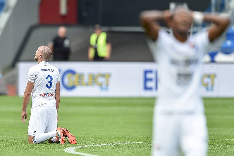 Nadstavba první fotbalové ligy, kvalifikační utkání o Evropskou ligu: FC Baník Ostrava - FK Mladá Boleslav, 1. června 2019 v Ostravě. Na snímku (zleva) Martin Šindelář a Dame Diop.