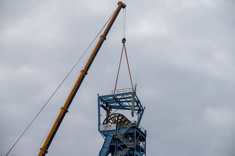 Likvidace těžní věže dolů Staříč závodu Chlebovice, 15. února 2022 v Chlebovicích.