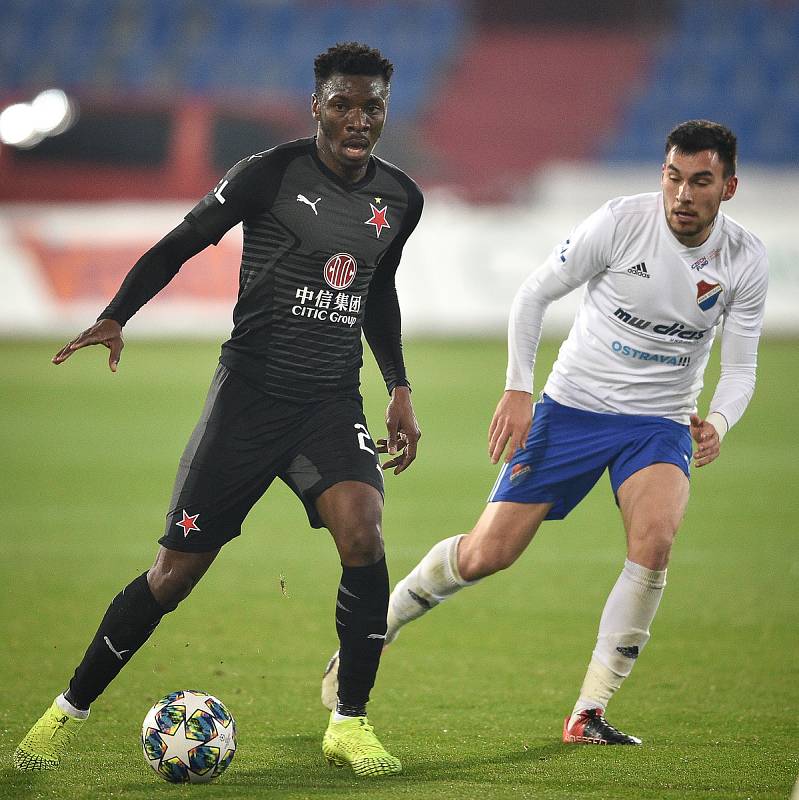 Utkání 4. kola českého fotbalového poháru MOL Cupu: Baník Ostrava - SK Slavia Praha, 30. října 2019 v Ostravě. Na snímku (zleva) Benjamin Traore Ibrahim a Rudolf Reiter.