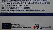 Kurz moravskoslezských hasičů zaměřený na zdolávání mimořádných událostí v silničních a železničních tunelech.