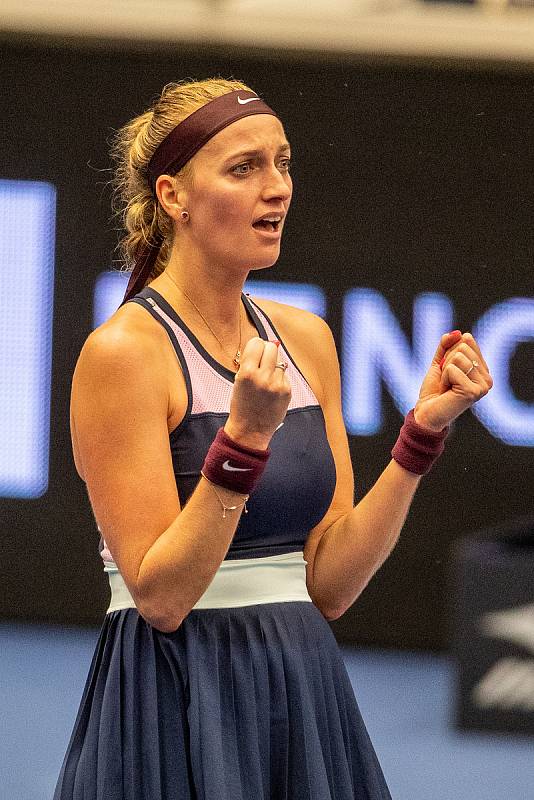 Tenisový turnaj žen WTA Agel Open 2022, 4. října 2022, Ostrava.  Petra Kvitová z ČR v utkání s Paulou Badosaovou ze Španělska.