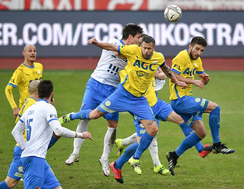 Utkání 21. kola první fotbalové ligy: FC Baník Ostrava – FK Teplice, 27 února 2021 v Ostravě. (střed) Jaroslav Svozil z Ostravy