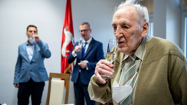 Oslavy narozenin 100 let, Karel Koval, občan Kunčiček u Bašky, 30. listopadu 2021.