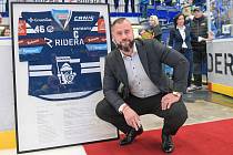 Roman Polák se v říjnu 2022 oficiálně loučil s kariérou. Borec, který má na svém kontě 877 startů v NHL, by neměl chybět při sobotní velkolepé oslavě 90 let porubského hokeje.