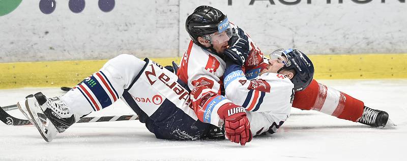 Utkání 44. kola hokejové extraligy: HC Vítkovice Ridera - HC Olomouc, 23. ledna 2019 v Ostravě. Na snímku (zleva) Jakub Lev a Strapáč Petr.