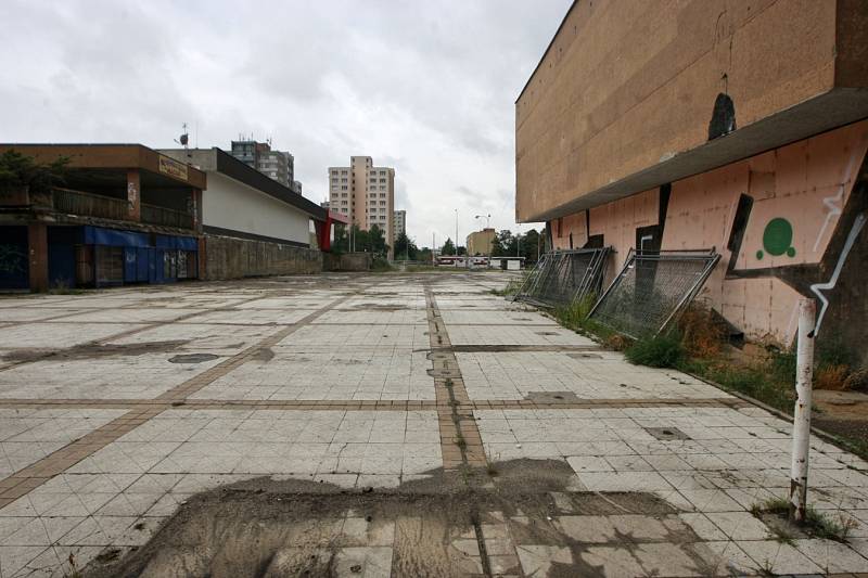 Zbourané nákupní centrum Odra v Ostravě-Výškovicích - rok 2015.