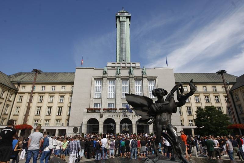 Policie v Ostravě dohlížela hned na několik demonstrací najednou. 