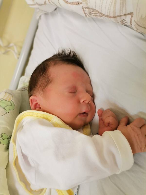 Matyáš Otawa, Havířov, narozen 25. listopadu 2021 v Havířově, míra 49 cm, váha 2850 g. Foto: Michaela Blahová
