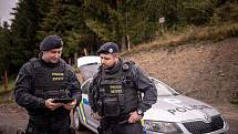 Česká policie zahájila kontroly na česko-slovenské hranici kvůli vysokému počtu uprchlíků, kteří přes ČR přecházejí do Německa a Rakouska, 29. září 2022, Mosty u Jablunkova.
