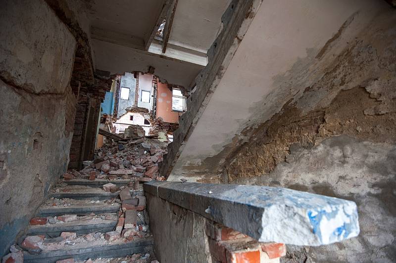 Ostravské ghetto Přednádraží. Snímek ze začátku roku 2014. Opuštěné domy v lukrativní ostravské čtvrti i nadále chátrají. 