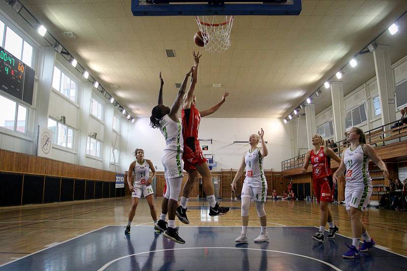 Basketbalový turnaj žen Memoriál Jiřího Jurdy: SBŠ Ostrava - Sokol Hradec Králové, 6. září 2019 v Ostravě.